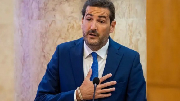 Secret&aacute;rio-geral do PSD prev&ecirc; &ldquo;noite longa&rdquo; e diz-se &ldquo;muito confiante&rdquo;