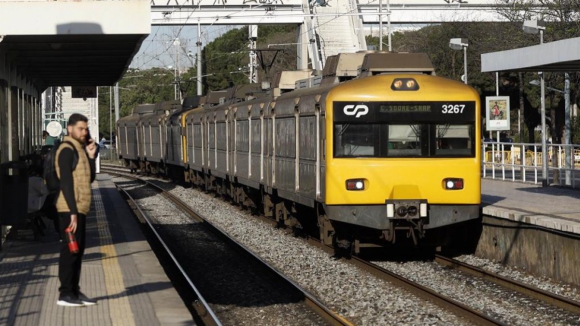 CP estuda medidas para antecipar calend&aacute;rio de entregas dos novos comboios