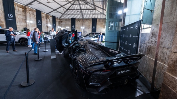Mercedes de três milhões de euros em exposição no Porto