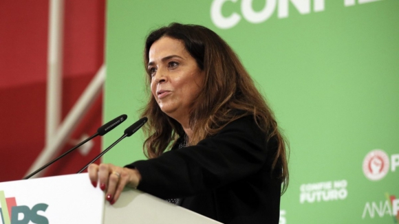Socialista Lu&iacute;sa Salgueiro apoia candidatura de Ant&oacute;nio Jos&eacute; Seguro