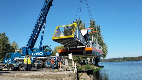 Nova ceifeira aqu&aacute;tica de &Aacute;gueda refor&ccedil;a combate aos jacintos-de-&aacute;gua