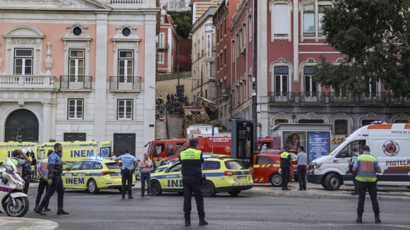 Cabo do elevador da Gl&oacute;ria n&atilde;o respeitava especifica&ccedil;&otilde;es nem estava certificado para transporte de pessoas