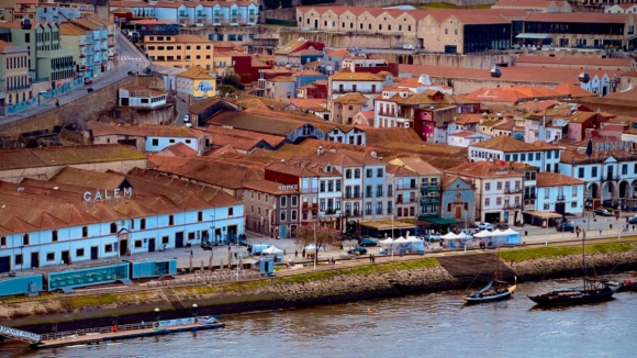 Preços das casas aceleram na maioria dos municípios populosos, Gaia e Coimbra lideram