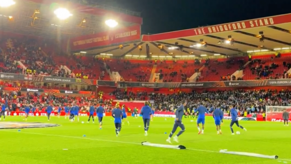 FC Porto: Atletas portistas j&aacute; fazem o aquecimento para o jogo com o Nottingham Forest