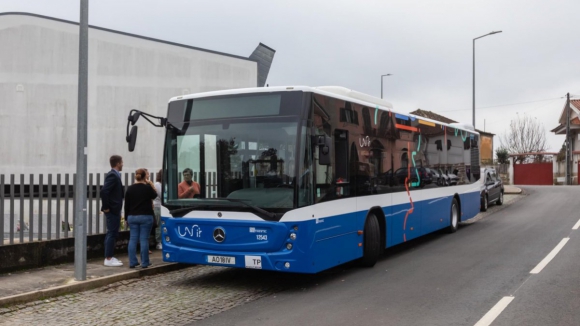 C&acirc;mara de Santo Tirso coloca mais de mil postaletes informativos nas paragens autocarro