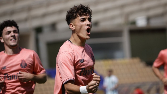 FC Porto (Sub-17): Gustavo Guerra conduz os Juniores B &agrave; vit&oacute;ria