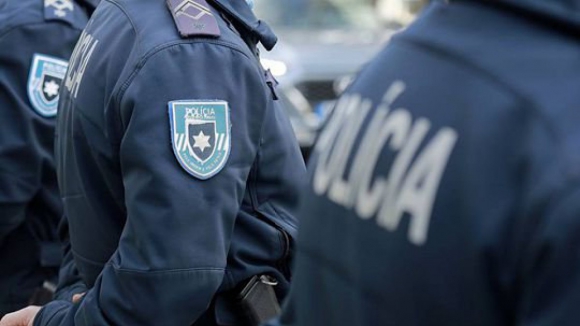 Leil&atilde;o de perdidos e achados da PSP de Braga rendeu cerca de 4900 euros