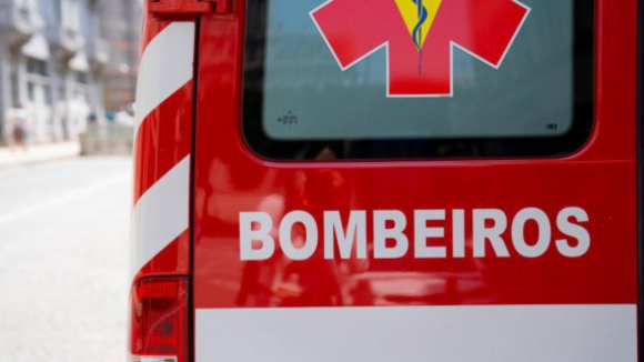 Acidente na Maia obrigou ao corte da Rua da Igreja devido a queda de poste