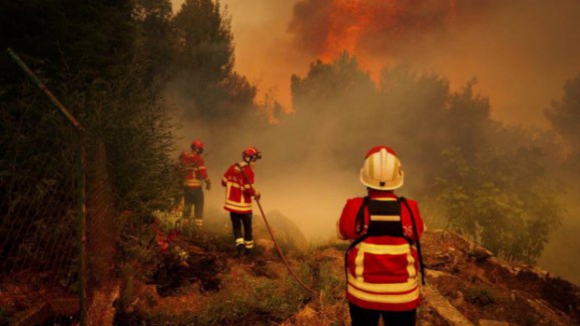 Bombeiros ainda n&atilde;o receberam despesas extraordin&aacute;rias dos fogos deste ano