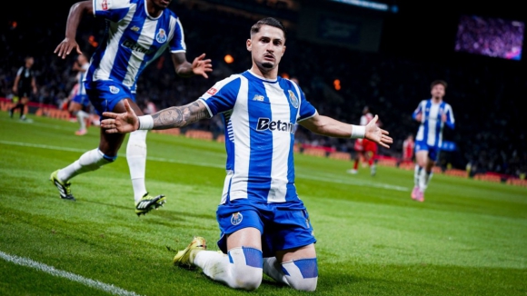 FC Porto: Sainz contempla&ccedil;&otilde;es. Cr&oacute;nica do jogo