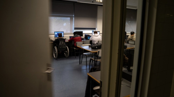 Professor condenado por abusar de aluna em Matosinhos pode voltar a dar aulas