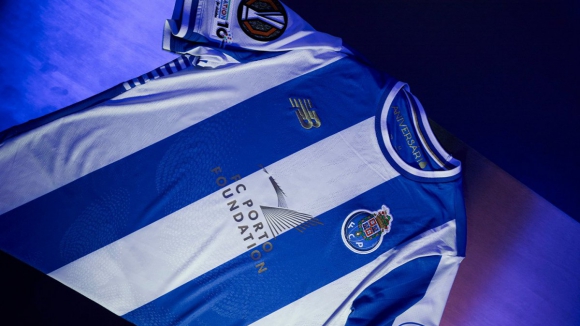 FC Porto: Fundação FC Porto presente na camisola do jogo frente ao FC Utrecht