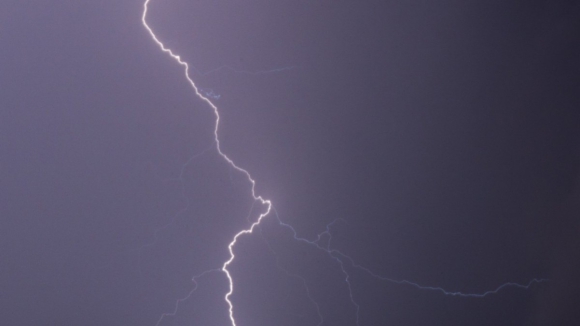 Portugal continental regista mais de 23 mil raios em 12 horas