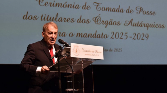 Casa de Lu&iacute;s Filipe Menezes "selvaticamente assaltada e vandalizada" durante tomada de posse em Gaia