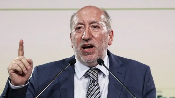 Ant&oacute;nio Filipe critica subservi&ecirc;ncia do Governo quanto &agrave; cobran&ccedil;a dos impostos das barragens