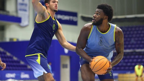 Javian Davis: "&Eacute; um jogo trai&ccedil;oeiro"