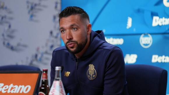 Francesco Farioli: "Toda a gente quer deitar o FC Porto abaixo"