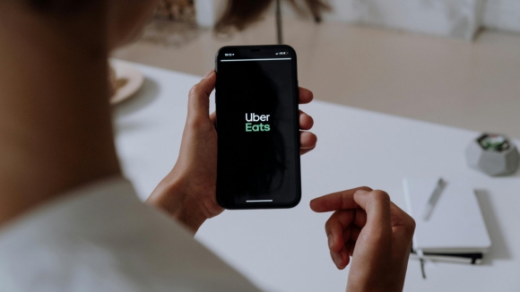 Uber e sindicato com acordo para prote&ccedil;&atilde;o de trabalhadores das plataformas digitais