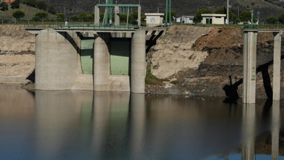 EDP promete &ldquo;defender os seus interesses" sobre impostos da venda de barragens&nbsp;do Douro