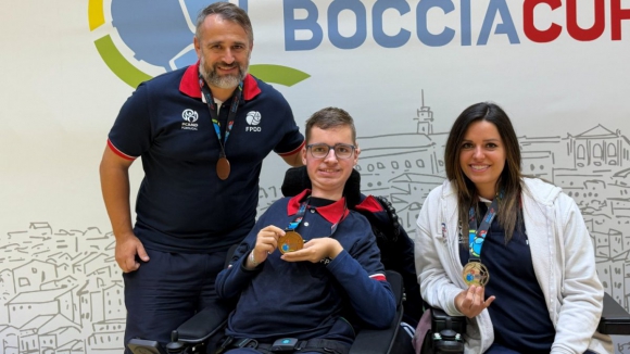 FC Porto (Desporto Adaptado):&nbsp;Boccia. Carla Oliveira e Diogo Castro no p&oacute;dio da Ta&ccedil;a do Mundo