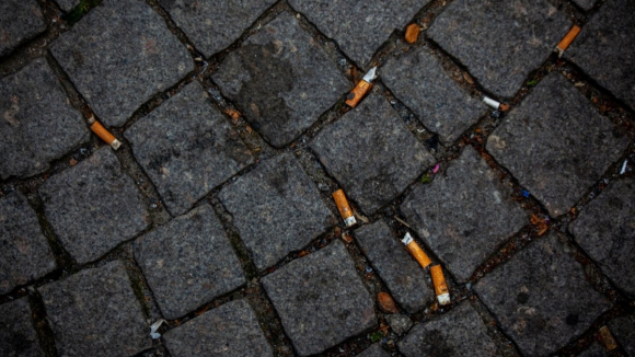 Estudantes do Porto recolhem beatas para assinalar Dia Mundial do N&atilde;o Fumador