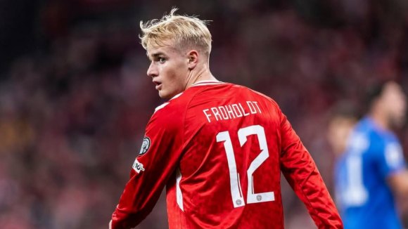 FC Porto:&nbsp;Dinamarca empata com Froholdt a partir do banco