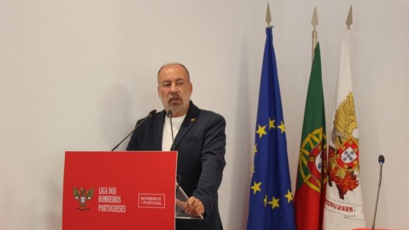 Ant&oacute;nio Nunes reconduzido na dire&ccedil;&atilde;o da Liga dos Bombeiros Portugueses