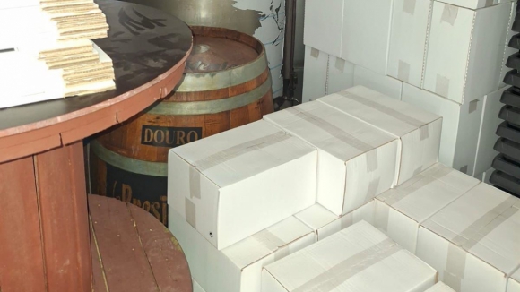 ASAE desmantela unidade ilegal de engarrafamento de vinho do Douro em Vila Real