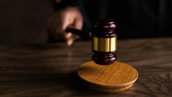 M&eacute;dico condenado a quatro anos de pris&atilde;o efetiva por violar utentes em Penafiel