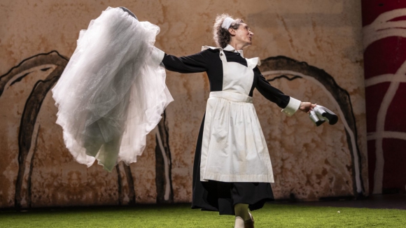 Nuno Carinhas p&otilde;e Walser em palco no S&atilde;o Jo&atilde;o como "teatro que vale a pena"