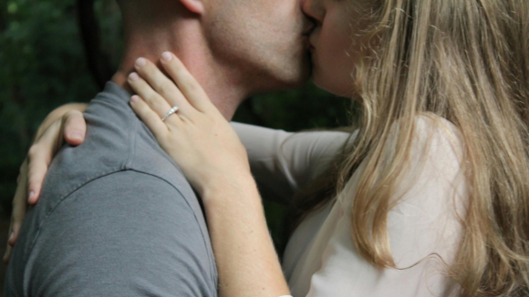 Estudo sugere que primeiro beijo pode ter surgido há 21 milhões de anos