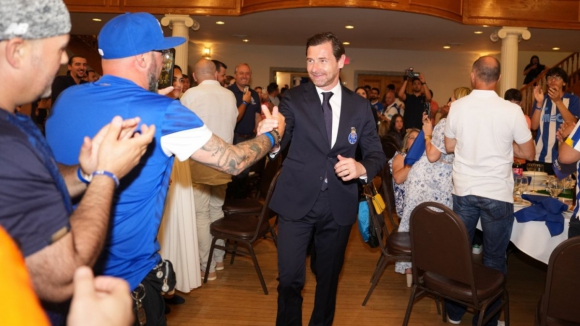 FC Porto:&nbsp;Andr&eacute; Villas-Boas visita a Casa FC Porto de Vale de Cambra