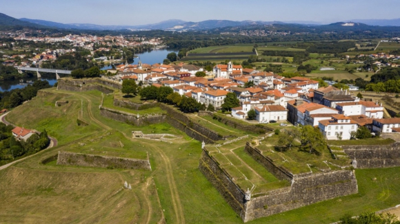 Valen&ccedil;a lan&ccedil;a concurso para reabilitar bairro social de Friestas por 1,2 milh&otilde;es de euros