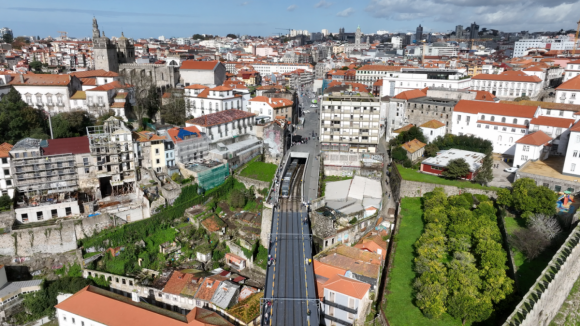 C&acirc;mara do Porto sem &ldquo;inten&ccedil;&atilde;o de suspender&rdquo; projeto de Siza para Avenida da Ponte