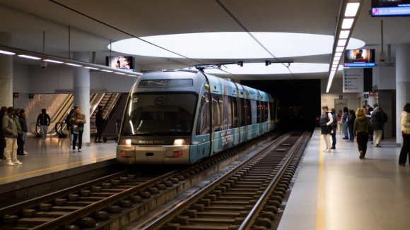 Metro do Porto refor&ccedil;a servi&ccedil;o durante &eacute;poca de Natal