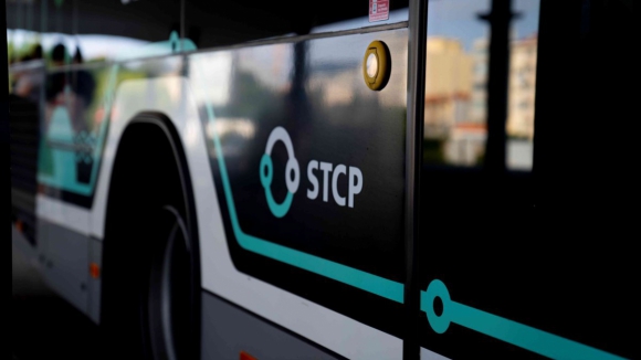 STCP refor&ccedil;a opera&ccedil;&atilde;o para&nbsp;a inaugura&ccedil;&atilde;o das luzes no Porto