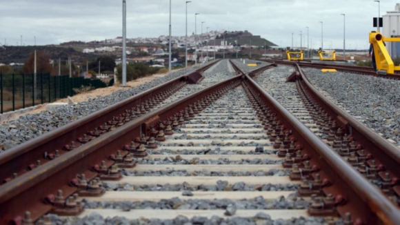 Circula&ccedil;&atilde;o na Linha do Minho est&aacute; normalizada ap&oacute;s atropelamento mortal