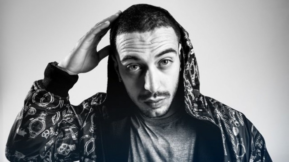 DEAU celebra 20 anos de palcos e 10 de "Livro Aberto" com concerto no Porto