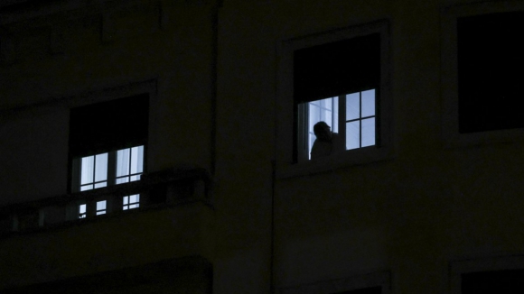 "Apag&atilde;o" &eacute; a Palavra do Ano 2025 em vota&ccedil;&atilde;o promovida pela Porto Editora