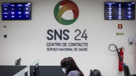 Altice penalizada em 1,5 milh&otilde;es por falhas no tempo de espera e atendimento no SNS24