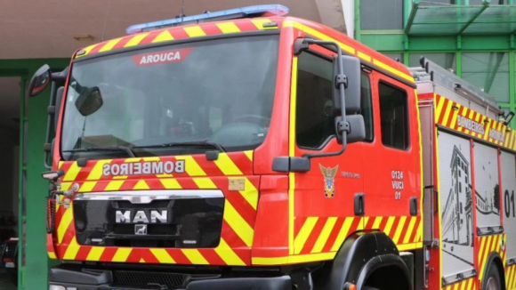 Inc&ecirc;ndio em habita&ccedil;&atilde;o deixa dois desalojados em Arouca