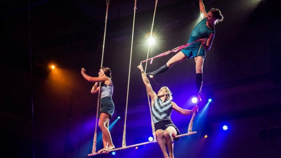 Novo circo de Natal do Coliseu do Porto traz Cícero para mestre-de-cerimónias