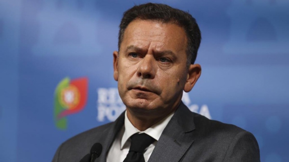 Montenegro aumenta objetivos e fala de sal&aacute;rio m&iacute;nimo nos 1.600 e m&eacute;dio nos 3.000 euros