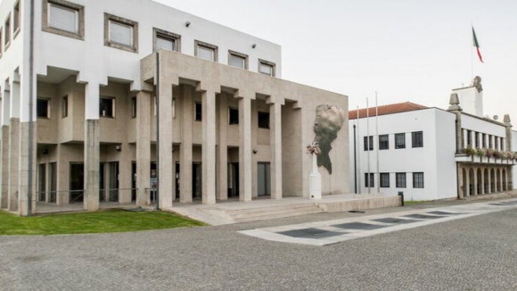 C&acirc;mara de Paredes aprova or&ccedil;amento de 105,2 milh&otilde;es de euros para 2026