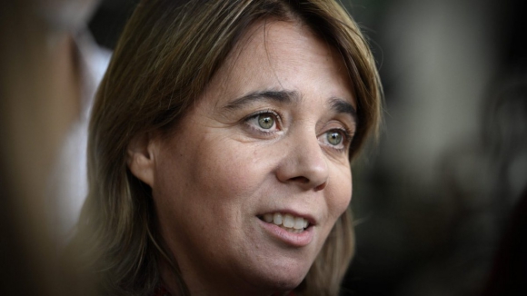 Presidenciais. Catarina Martins formaliza candidatura com entrega de mais de 9.500 assinaturas