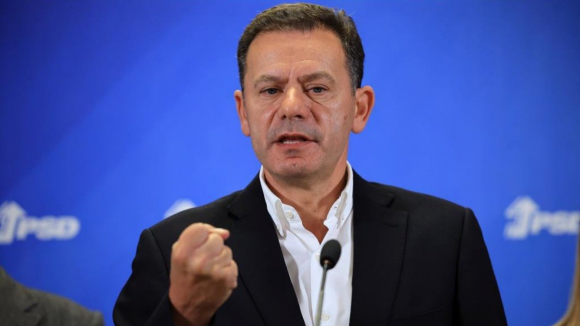 PM apela &agrave; preven&ccedil;&atilde;o e diz que h&aacute; li&ccedil;&otilde;es a tirar dos grandes inc&ecirc;ndios de 2025