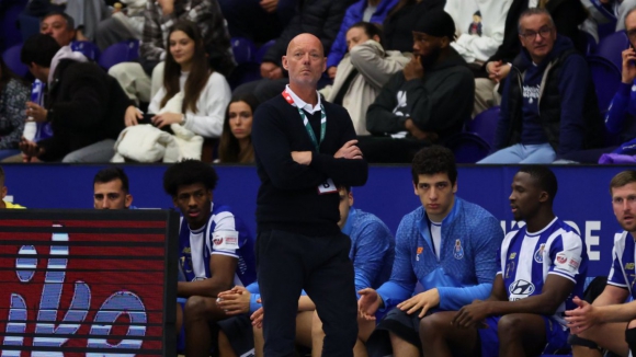 Magnus Andersson: "Lut&aacute;mos at&eacute; ao fim"