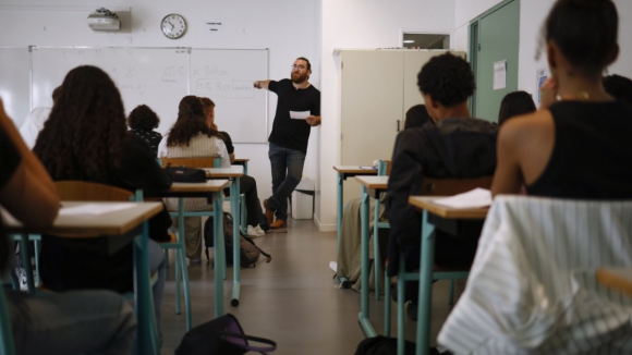 Governo vai pagar aos professores 30 milh&otilde;es de euros por horas extraordin&aacute;rias acumuladas desde 2018