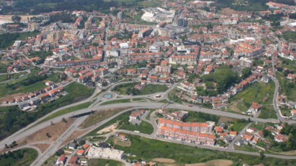 Oliveira de Azem&eacute;is aumenta or&ccedil;amento para 73,3 milh&otilde;es de euros e mant&eacute;m foco no saneamento