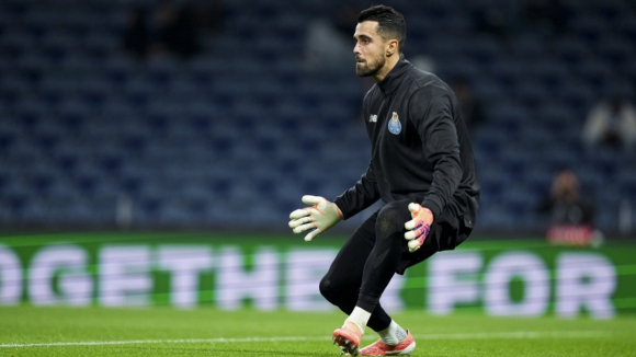 FC Porto: Guarda-redes portistas j&aacute; est&atilde;o no relvado do Est&aacute;dio do Drag&atilde;o
